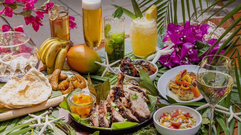 テラスで開放的なディナーを！「オーク ドア」のカリビアン アイランド