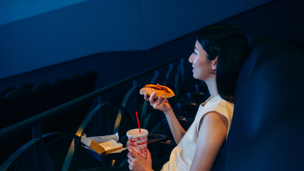 毎月11日は全米No.1ソーセージのホットドッグセットがお得に！TOHO