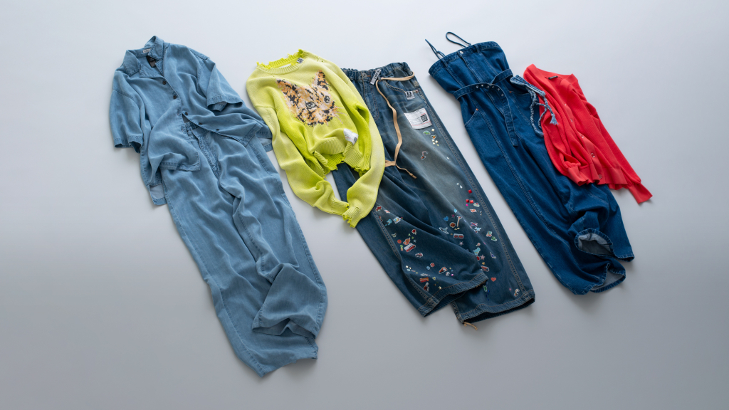 初夏こそデニムが主役になれる季節——地曳いく子のおしゃれメソッド98