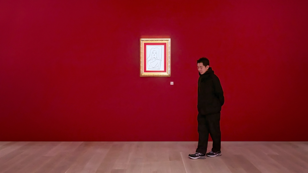 作品と鑑賞者の“対話”を作る——高須光聖が語る浜田雅功展 「空を横切る