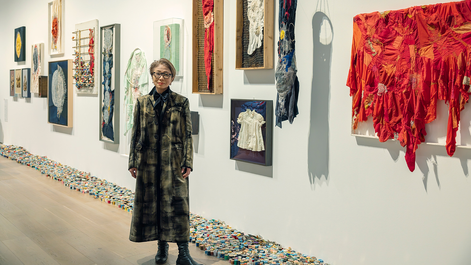 古布に宿る歴史の上に自身の時間を縫いとめていく、沖潤子の作品