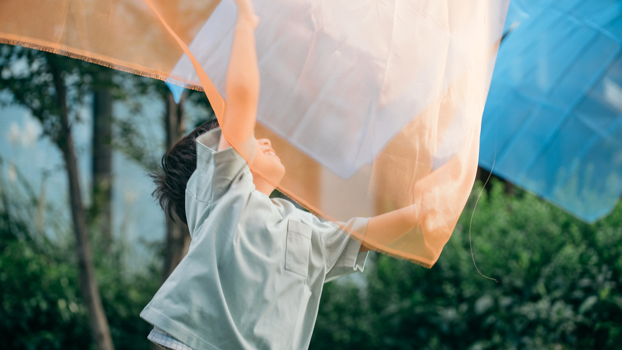 都市の緑が開く、子どもの創造性——子どもと一緒に世界と出会いなおす日